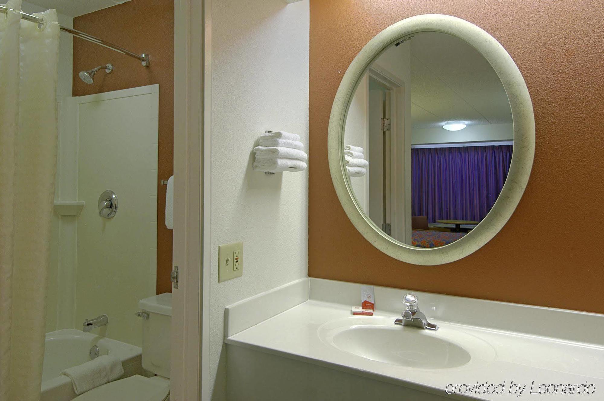 Red Roof Plus Chicago - Hoffman Estates Phòng bức ảnh